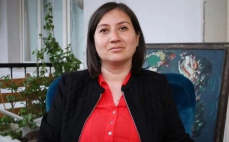 Burcugül ÇUBUK - 28. DÖNEM İZMİR MİLLETVEKİLİ