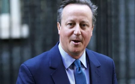 Eski İngiltere Başbakanı David Cameron Dışişleri Bakanı olarak siyasete geri döndü