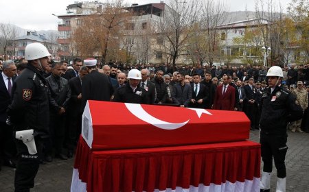 Şehit polis memuru Lütfü Baykar Bitlis'te son yolculuğuna uğurlandı