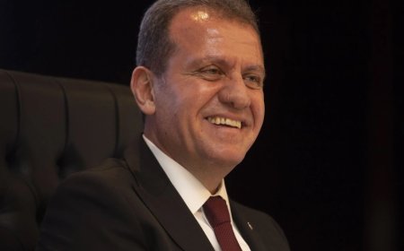 Vahap Seçer - Mersin Büyükşehir Belediye Başkanı
