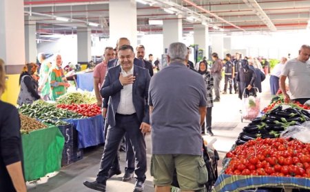 BAŞKAN HALKA DOKUNMAK İÇİN PAZARA İNDİ