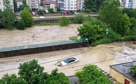 Türkiye genelinde fırtına ve şiddetli yağış: 9 ölü, 11 denizci kayıp