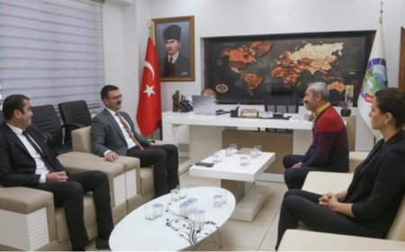 Tunceli'de 'tarihi' ziyaret! Komünist başkan Maçoğlu, seçildiğinden bu yana ilk kez valiyi ağırladı