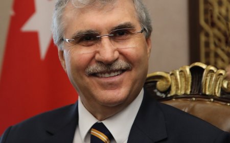 Ekrem Yüce Sakarya Büyükşehir Belediye Başkanı