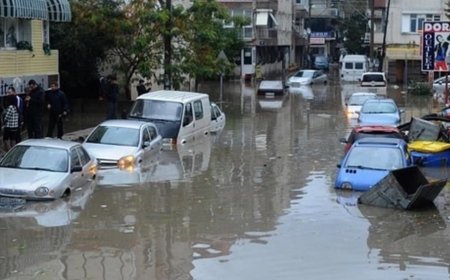AK Parti İzmir İl Başkanı Bilal Saygılı'dan İzmir'in Sular Altında Kalmasına Tepki