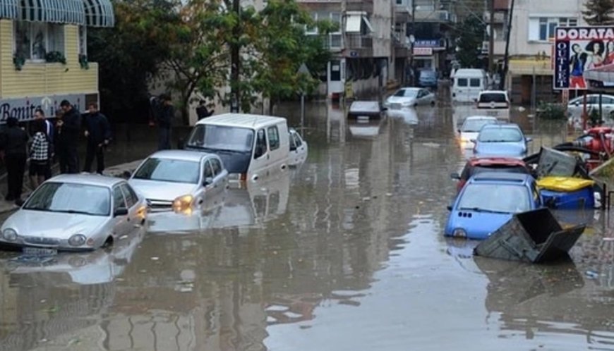 AK Parti İzmir İl Başkanı Bilal Saygılı'dan İzmir'in Sular Altında Kalmasına Tepki