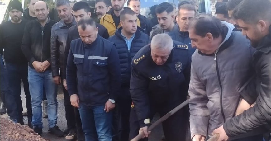 İzmir İl Emniyet Müdürü Celal Sel'in Acı Günü: Amcası Yaşar Sel Toprağa Verildi