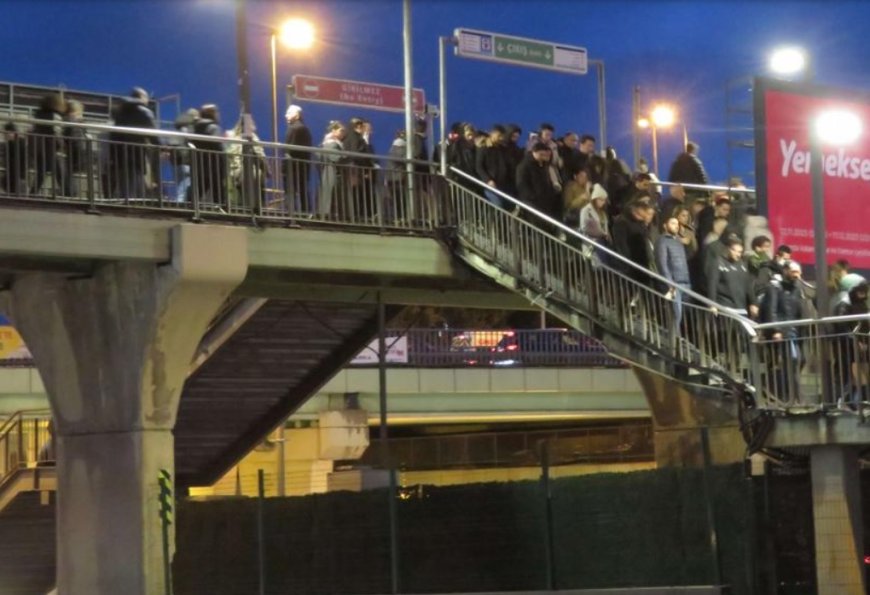 İstanbul'da fırtına: Vapur seferleri iptal edildi