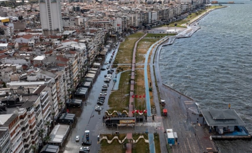 Kordon Esnafı Yağış ve Sel Felaketiyle Sarsıldı: "Emeğimiz Gitti!"