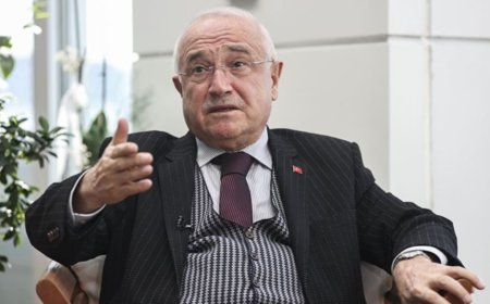 Cemil Çiçek: 'Türkiye ticareten, dinen ve siyaseten kandırılmış insanlar ülkesidir'