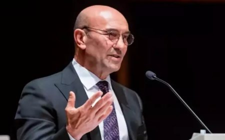 Tunç Soyer, CHP İzmir İl Başkanlığına Adaylık Başvurusu Yaptı