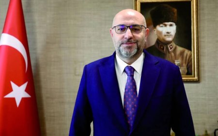 Buğra Gökce, İzmir Büyükşehir Belediye Başkanlığı İçin Adaylığını Resmen Duyurdu