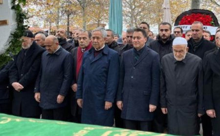 Ali Babacan'ın annesi son yolculuğuna uğurlandı