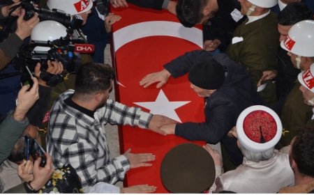 Manisa’daki şehit cenazesinde gerginlik