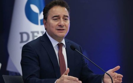 Ali Babacan:  “Derhal Anayasa'nın asgari gereğini yerine getirip Anayasa Mahkemesi kararını uygulayın!”