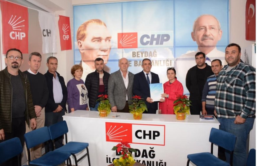 CHP İlçe Başkanı Özlem Kaynak'a aday adaylık dosyasını teslim etti.