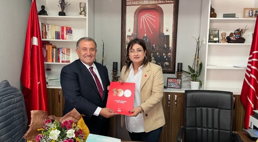 Kerim Özer, Bayraklı Belediye Başkanlığı İçin Aday Adaylığını Duyurdu