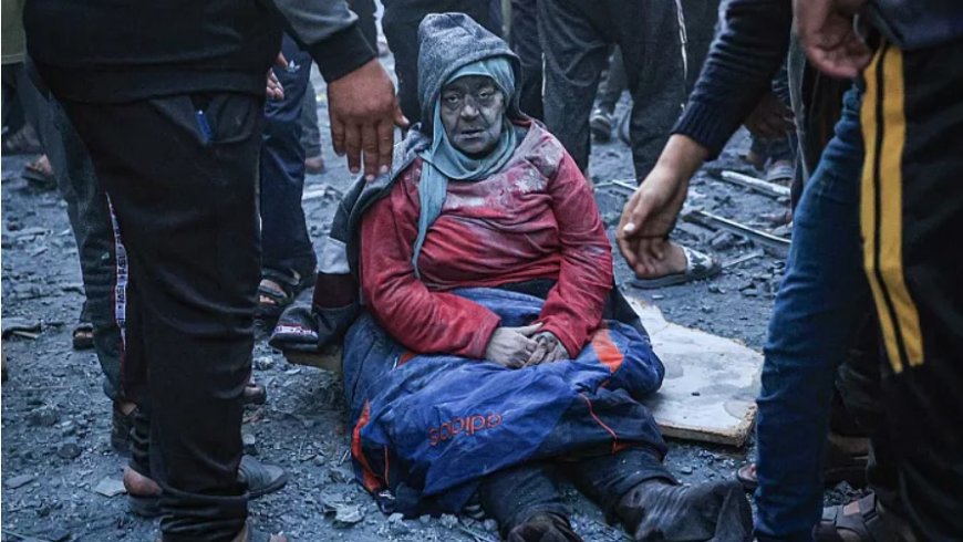 İsrail, Filistinli sivillerin zorla gönderildiği Gazze'nin güneyini vuruyor