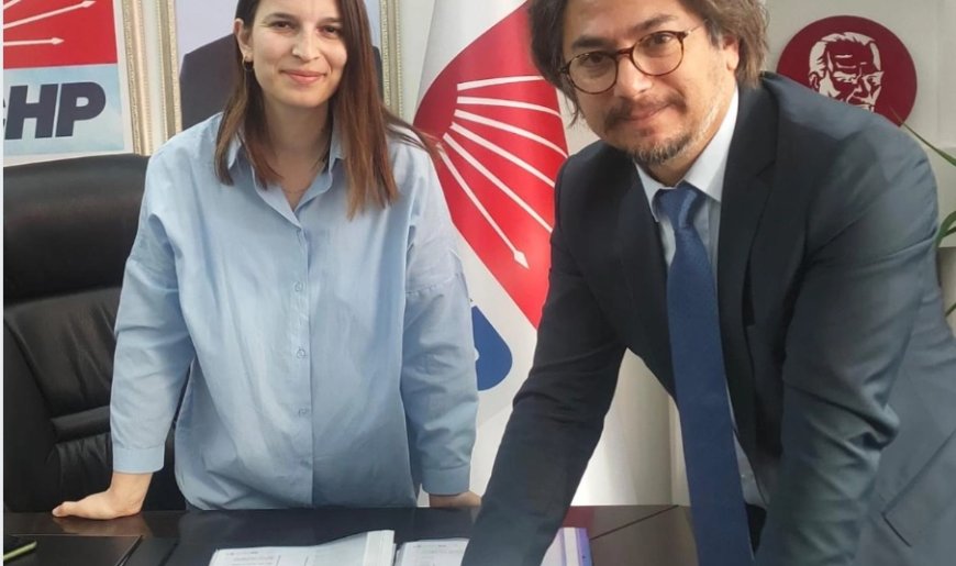 Menderes’te CHP İlçe Başkanlığı İçin Yarışa Giren Renkli Kişilik: Doç. Dr. Turgut Gümüşoğlu