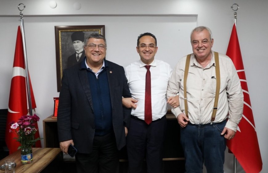 Olgun Atila'ya Bornova'da Sevgi Sel! Sağanak Yağmura Rağmen Miting Alanında