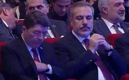 Hakan Fidan'ın o bakışı gündeme oturdu