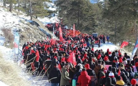Binlerce kişi  Sarıkamış şehitleri için yürüdü