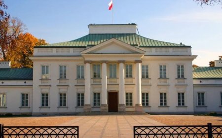 Polonya polisi Cumhurbaşkanlığı Sarayını bastı: Eski içişleri bakanı gözaltına alındı