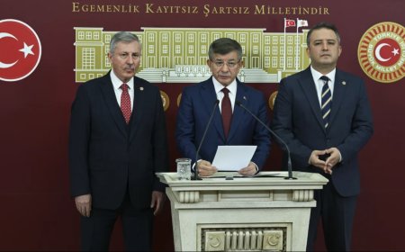 Davutoğlu'ndan Erdoğan'a terör eleştirisi: Kutuplaştırma siyaseti yapıyor 