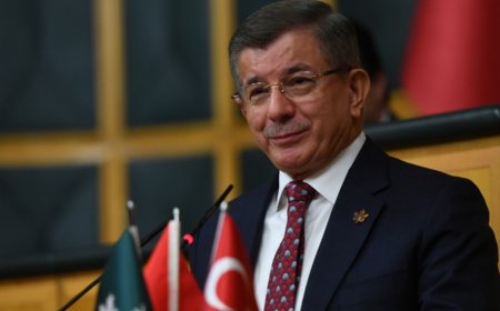 Davutoğlu: Cumhurbaşkanı 10 bin lirayı müjde gibi söylüyor