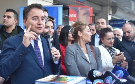 Ali Babacan İzmir'de DEVA Partisi İçin Konuştu: "İyi ki DEVA'yı Kurmuşuz"