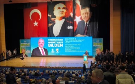 Diyarbakır’daki aday tanıtımında AK Partili Ensarioğlu’ndan Kürt siyaseti ve PKK’ya sert eleştiriler