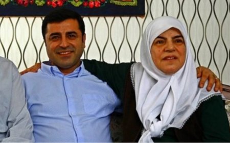 Selahattin Demirtaş annesinin rahatsızlığı nedeniyle Diyarbakır'a getirildi