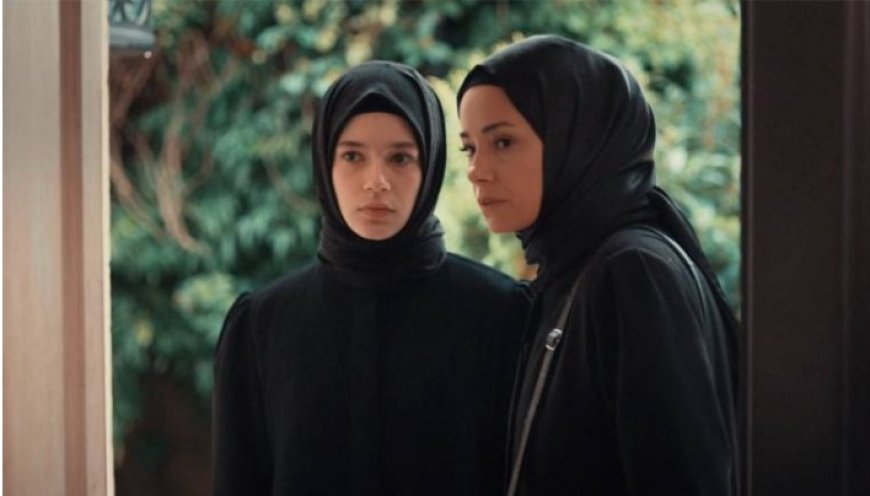 Kadıköy'de Kızıl Goncalar protestosu