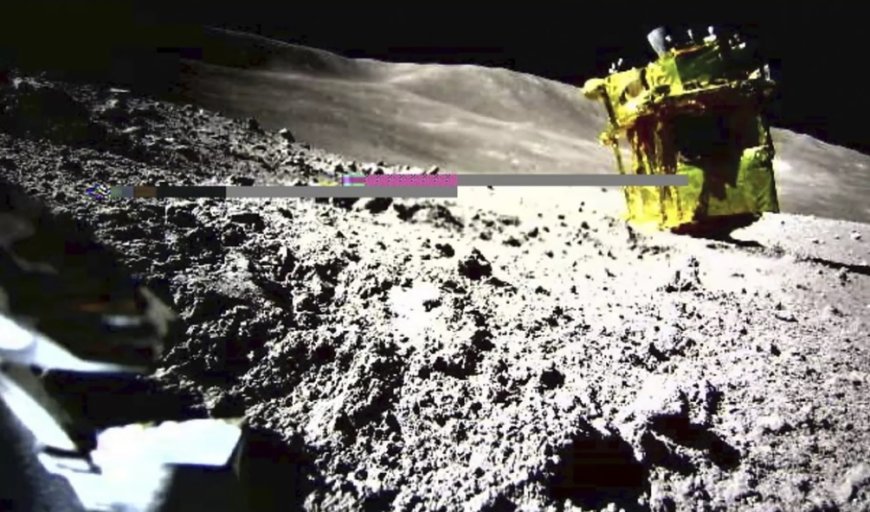 Japonya, Ay'a burnu üzerinde 'nokta iniş' yapan aracın ilk fotoğraflarını yayınladı