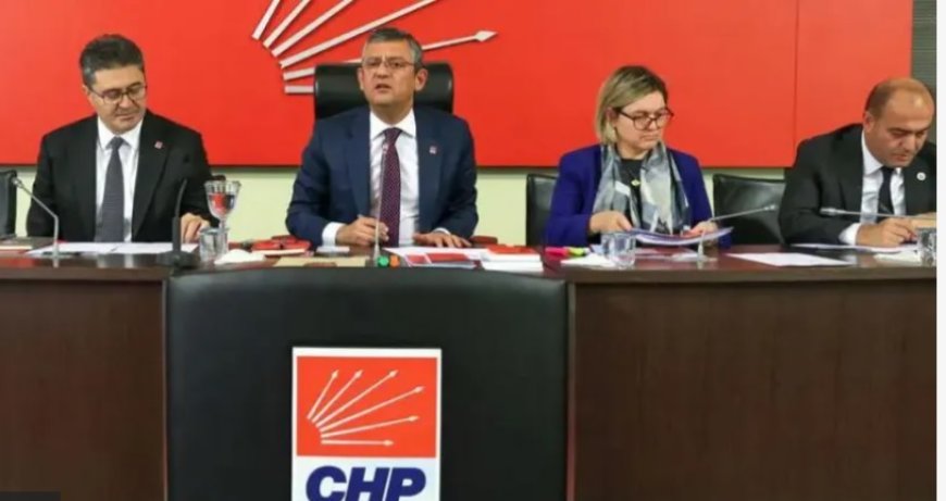 CHP, İzmir için Cemil Tugay'ı aday gösterdi; mevcut belediye başkanı Tunç Soyer