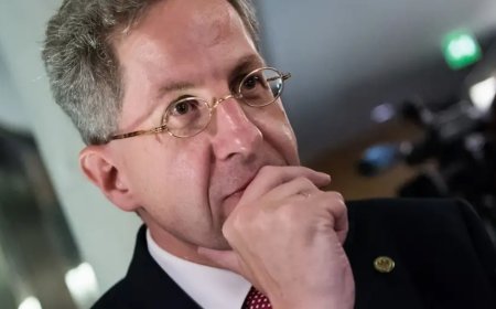 Alman istihbaratı eski şefini izlemeye aldı