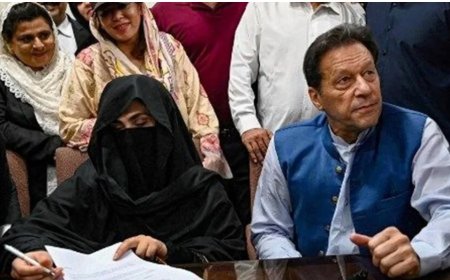 Pakistan'ın eski Başbakanı Han'a yaşa dışı evlilikten ceza