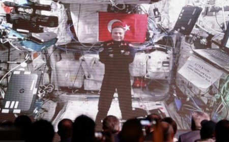 İlk Türk astronot Alper Gezeravcı Dünya'ya döndü