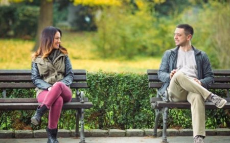 Başkalarıyla flörtleşmek ilişkinizi nasıl etkileyebilir?