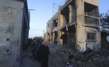 İsrail'den Refah'a havadan ve denizden saldırı: En az 67 Filistinli öldü; 2 rehineye ulaşıldı