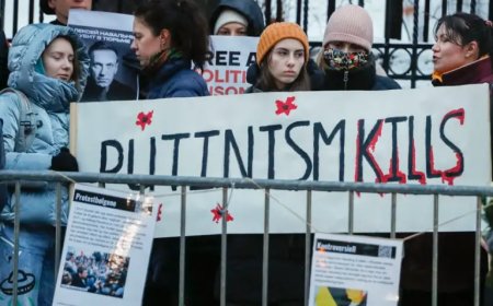 Navalni'nin ekibi: Naaş izlerin yok edilmesi için verilmiyor