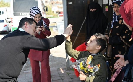 Tütüncü’ye Finike’de coşkulu karşılama