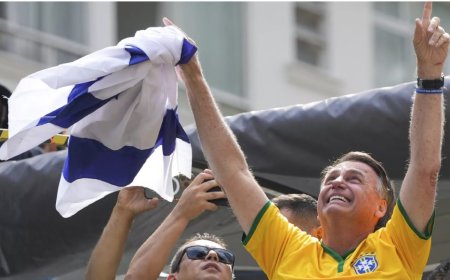 Brezilya'da 'askeri darbe'den soruşturulan Bolsonaro'dan İsrail bayrağı ile miting