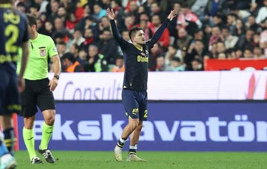 Fenerbahçe İstanbul'a lider dönüyor! Antalyaspor 0-2 Fenerbahçe