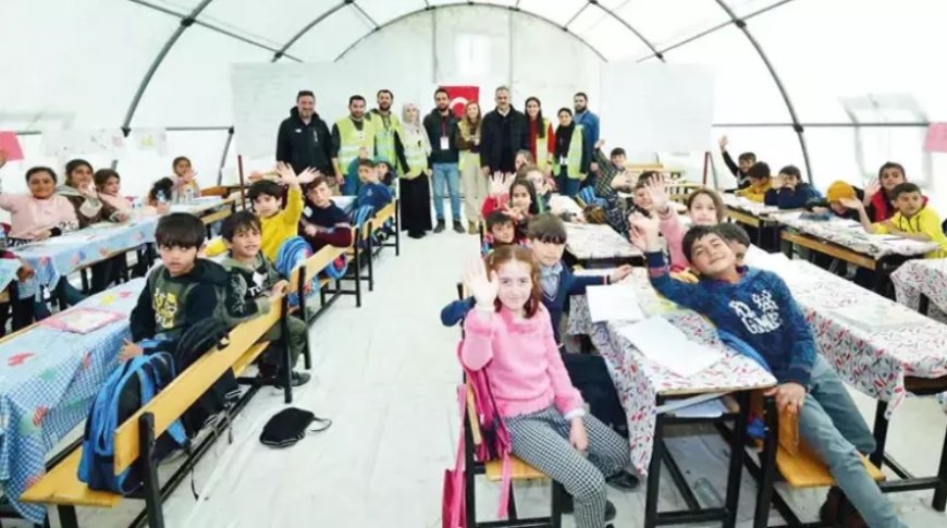 Türk Eğitim Derneği, depremde anne babalarını kaybeden öğrencilere umut olmaya devam ediyor