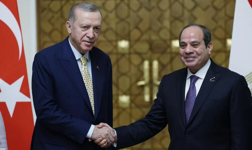 Sisi’yi ‘darbecilikle’ suçlayan Erdoğan Mısır’da: Ankara ve Kahire arasında yeni dönem