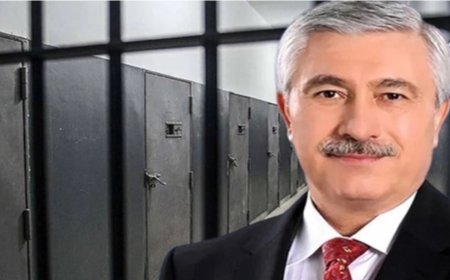 Ege Üniversitesi eski rektörü FETÖ davasında beraat etti