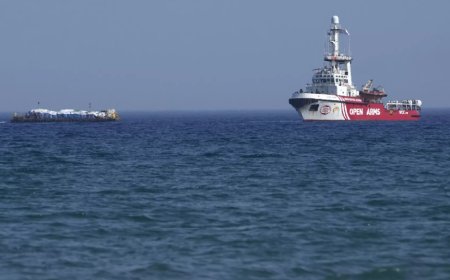 Gazze'ye gıda yardımı götüren gemiler İsrail saldırısı sonrası yükünü boşaltmadan geri dönecek