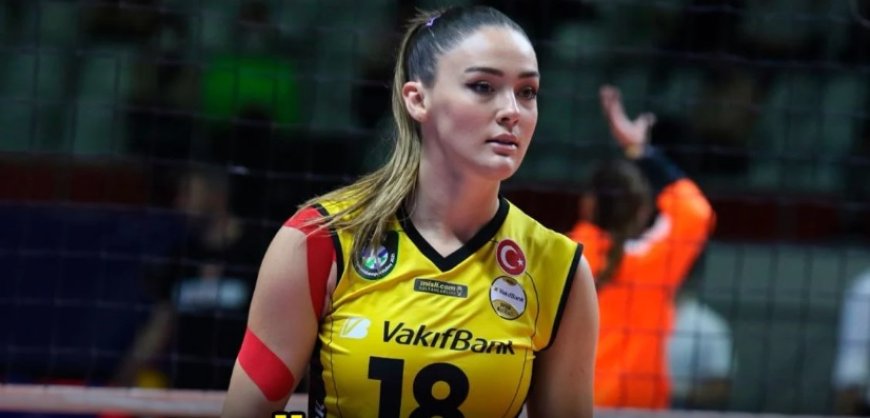Eczacıbaşı yarı final ilk maçında Vakıfbank'ı devirdi.