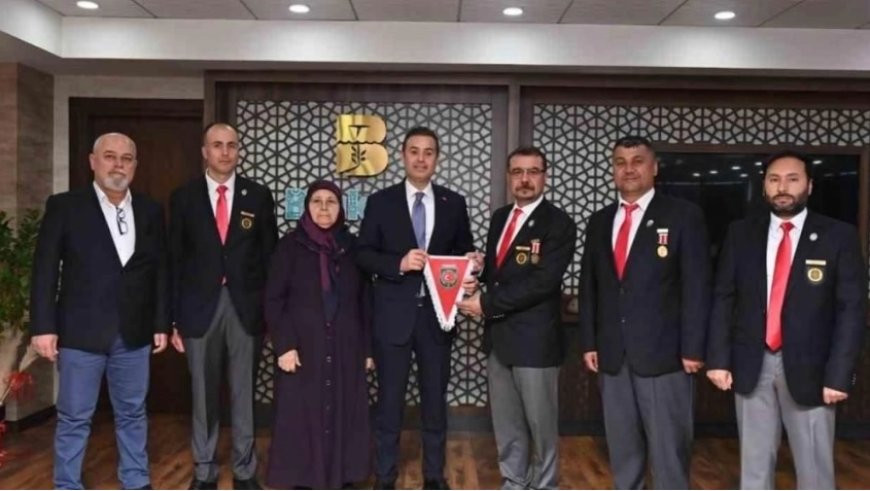 Başkan Akın'a İade-i Ziyaret: Şehit Yakınları ve Gazilerden Destek